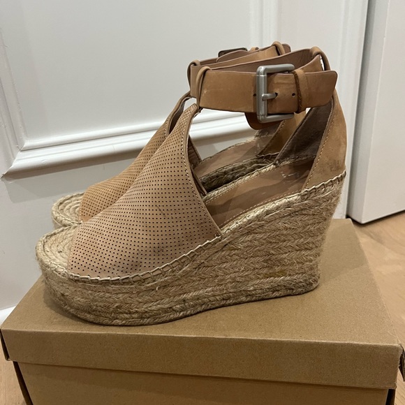 Marc Fisher Mlannie Wedge Sandals Perforated Leather Espadrilles Tan size 8 - Picture 2 of 6